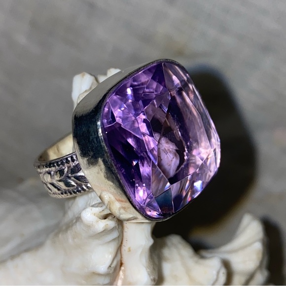 Stunning Lavender Kunzite Handcrafted princess cut Ring - Picture 4 of 9
